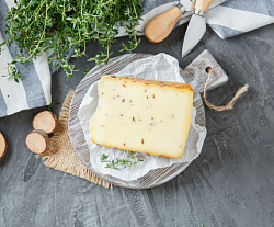 Сыр "Велий" с кориандром
