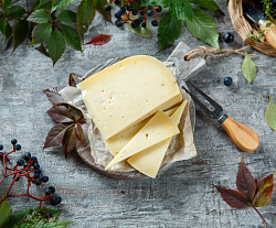 Сыр "Велий" с пажитником
